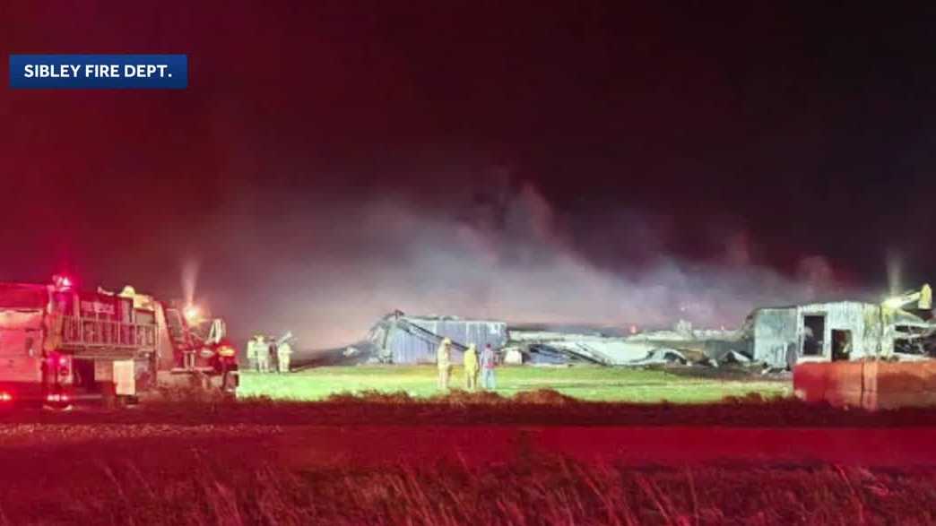 Hog barn fire in rural Sibley kills nearly 2,400 pigs - KCCI