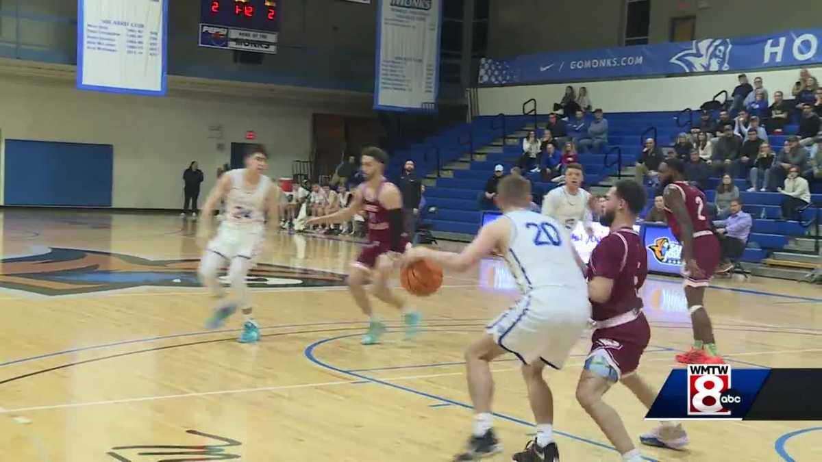 College hoops St. Joe's men win, USM men lose