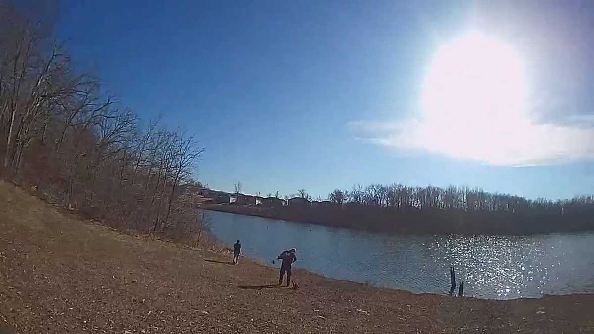 Kansas City police officers rescue woman from lake after drowning call