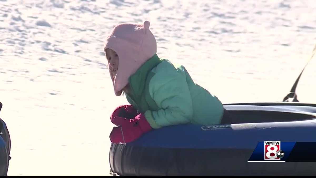 Busy school vacation week at Maine's ski resorts, tubing parks