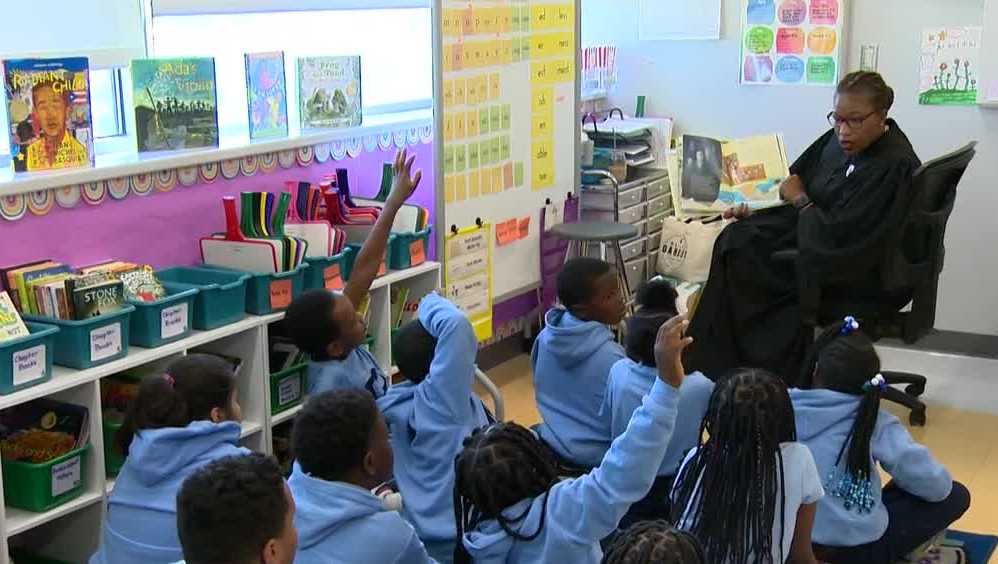 Reading & Robes: Judges read to elementary students