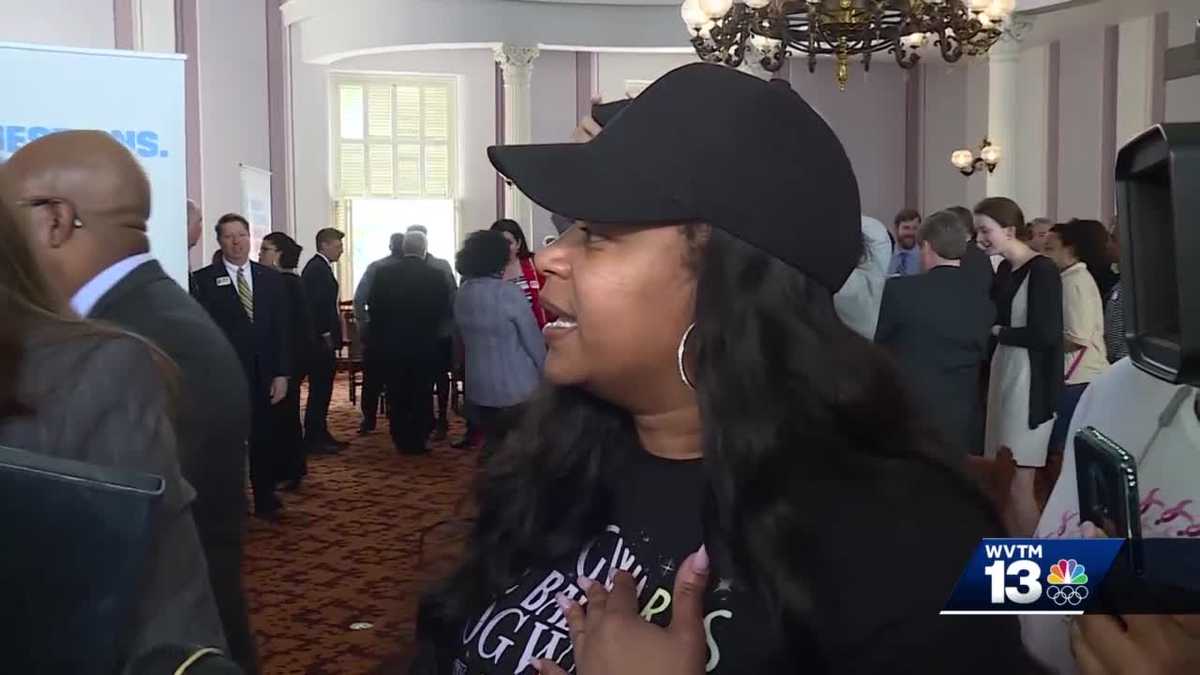 Sister Of Nathaniel Woods Confronts Alabama Governor Kay Ivey 