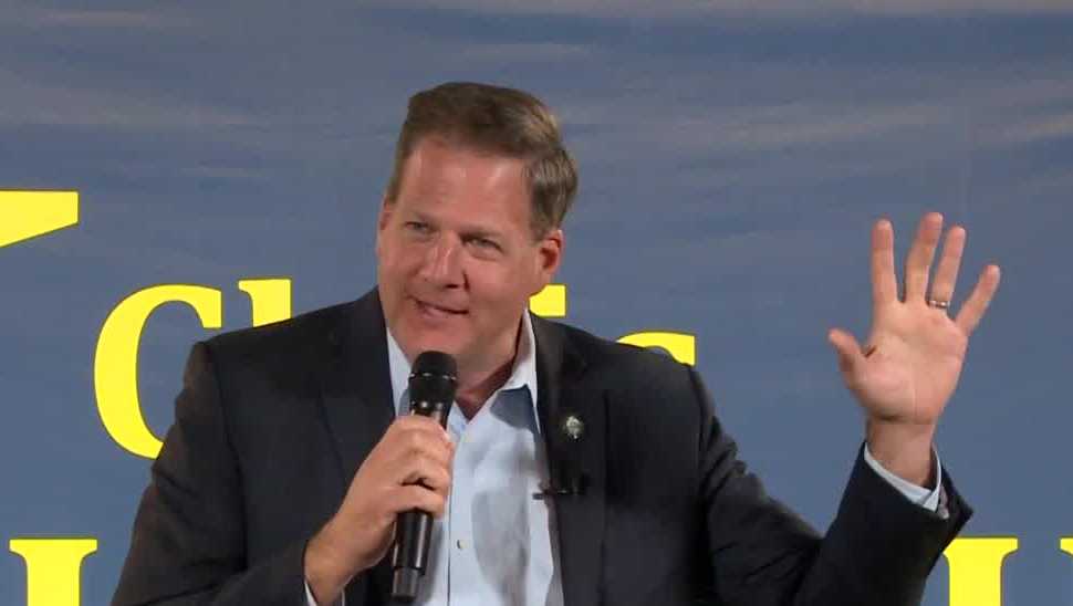 NH Gov. Sununu tells CNN he’s considering White House bid in 2024