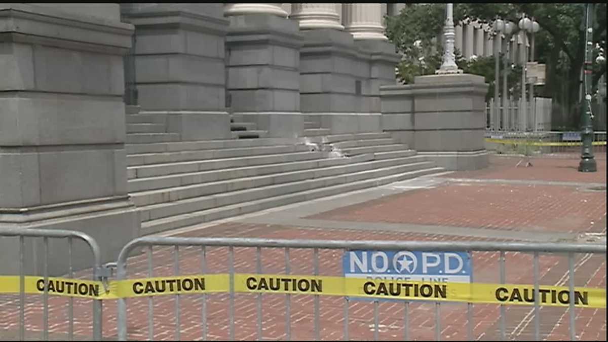 Piece of historic downtown building falls off structure