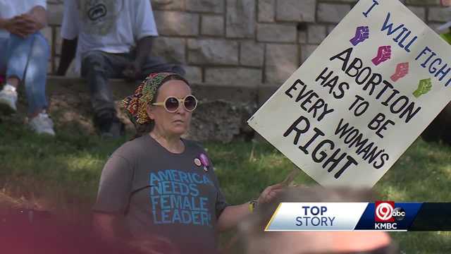 Hundreds rally for abortion rights in Kansas City, Missouri - Vimarsana News