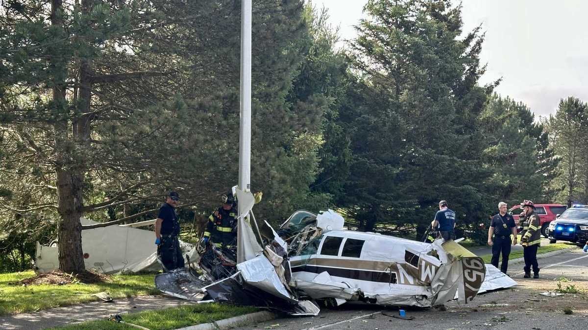 Massachusetts Beverly Plane Crash Kills Pilot, Passenger