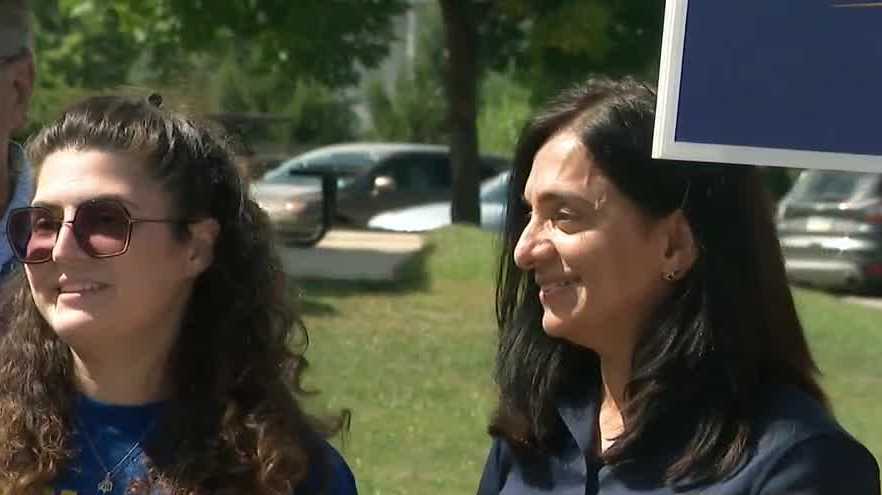 Pappas, Manzur greet voters as they head to primary polls in New Hampshire
