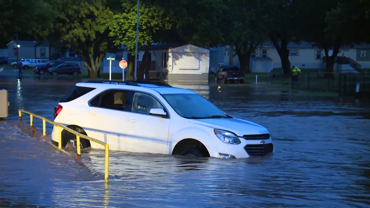 Oklahomans stranded after storms cause flooding in OKC metro