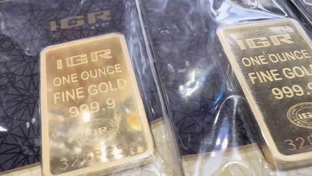 Missouri woman loses nearly $100k in gold bar scam after caller posed as federal agent