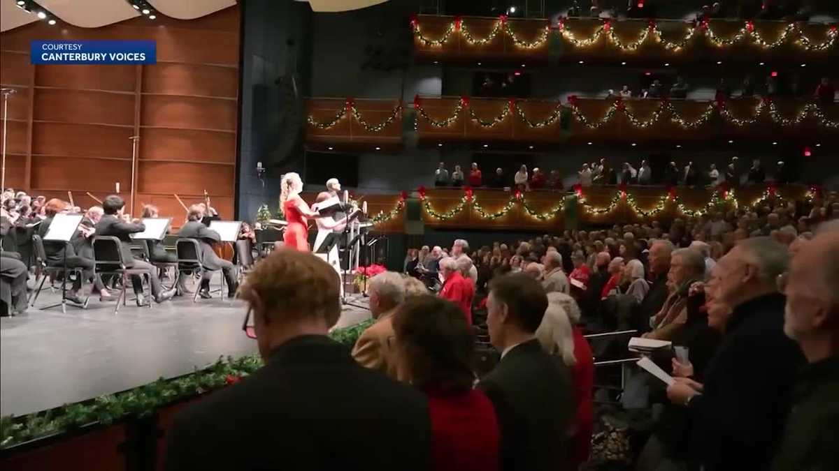 More than 2,000 people sing 'Hallelujah Chorus' at Civic Center Music Hall