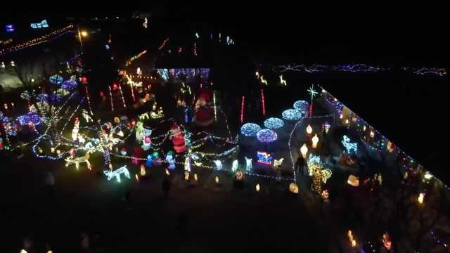 Massive Iowa Christmas light display has big impact - Vimarsana News