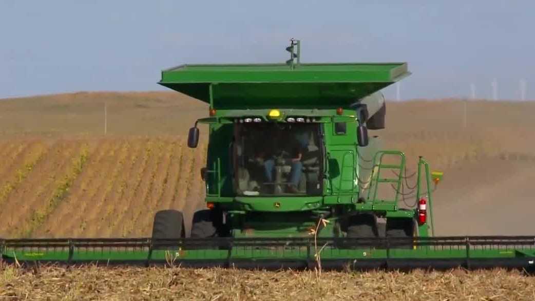 Wet September leaves Iowa harvest far behind normal pace