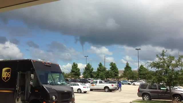 Raw Video: Funnel Cloud