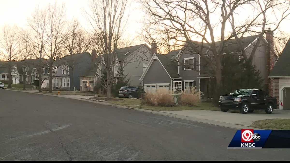 Source of loud 'boom' in Overland Park still a mystery