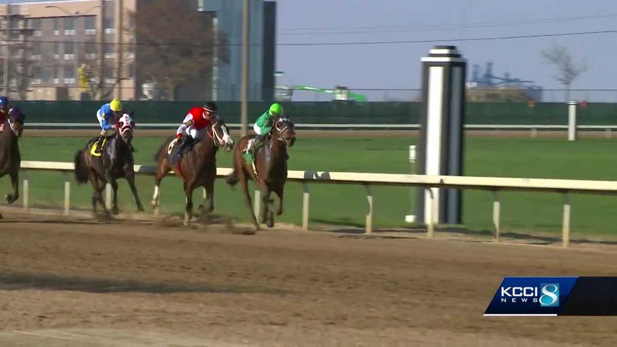 Prairie Meadows kicks off 30th horse racing season