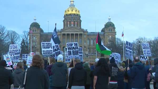 des moines protest halts traffic as demonstrators rally against u.s. military action in iran