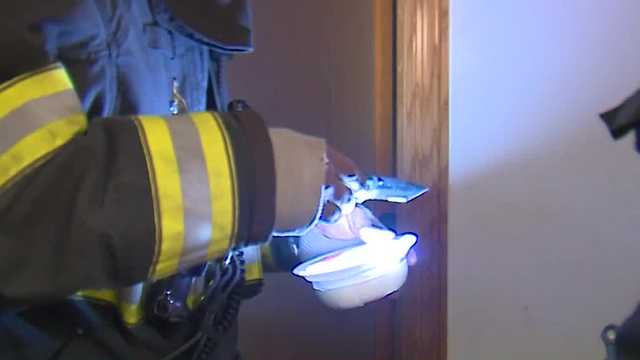 After fatal fire, Milwaukee firefighters go door to door to check for smoke alarms - Vimarsana News