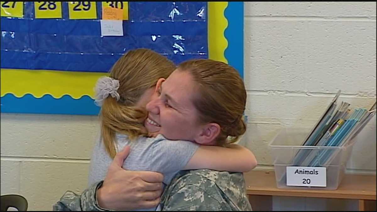 Returning Soldier Surprises Daughter At School 0802