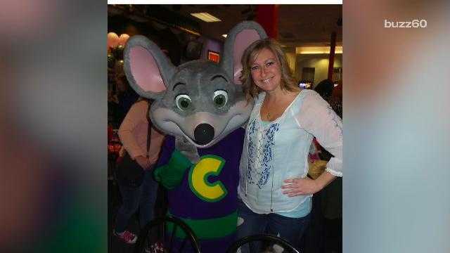 Thats A Lot Of Pizza Chuck E Cheese Could Be Worth 1 Billion