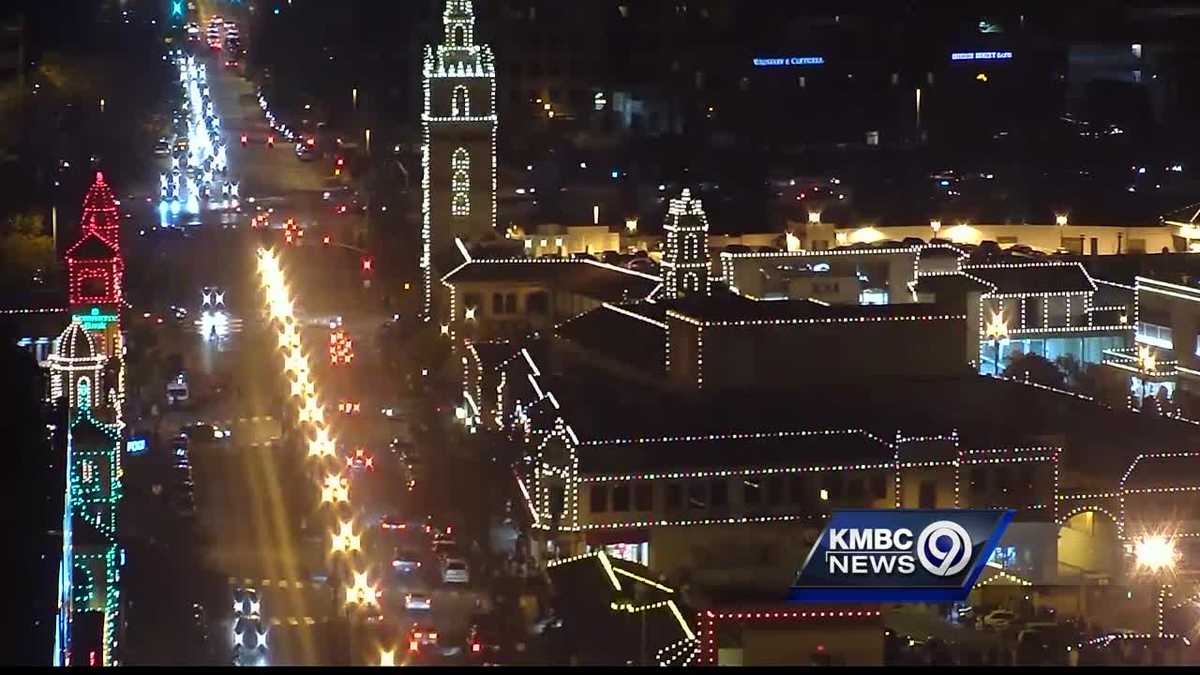 Plaza Lighting Ceremony kicks off holidays in KC