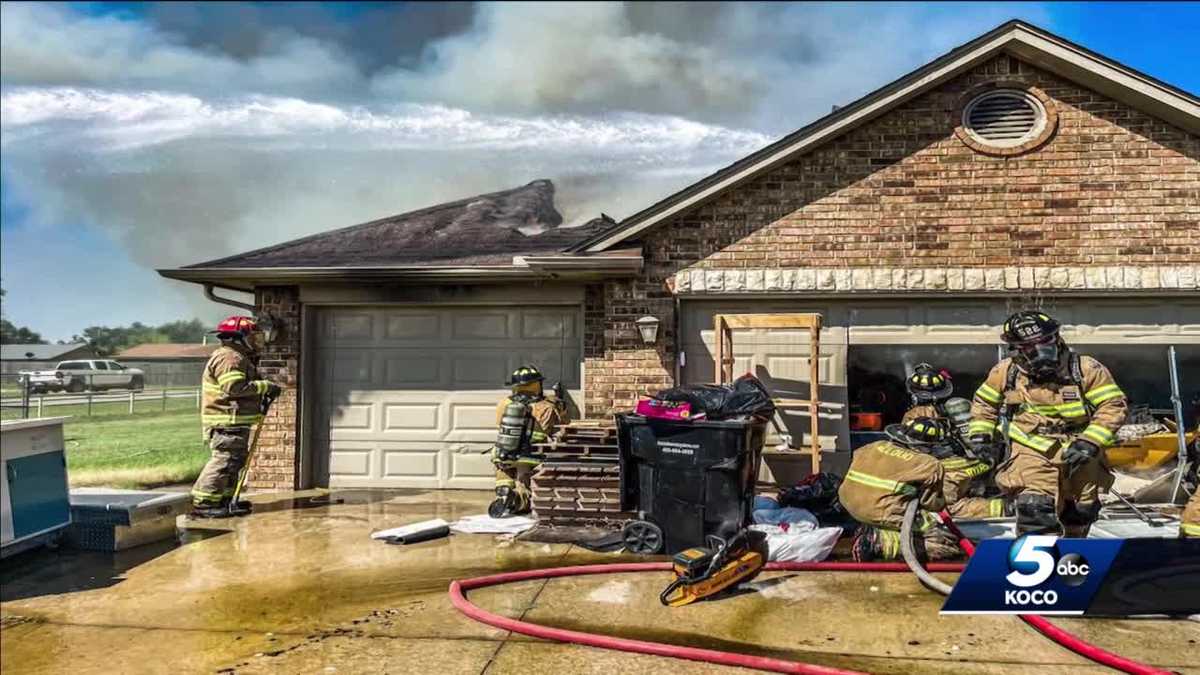 Oklahoma crews battle fire at Harrah home