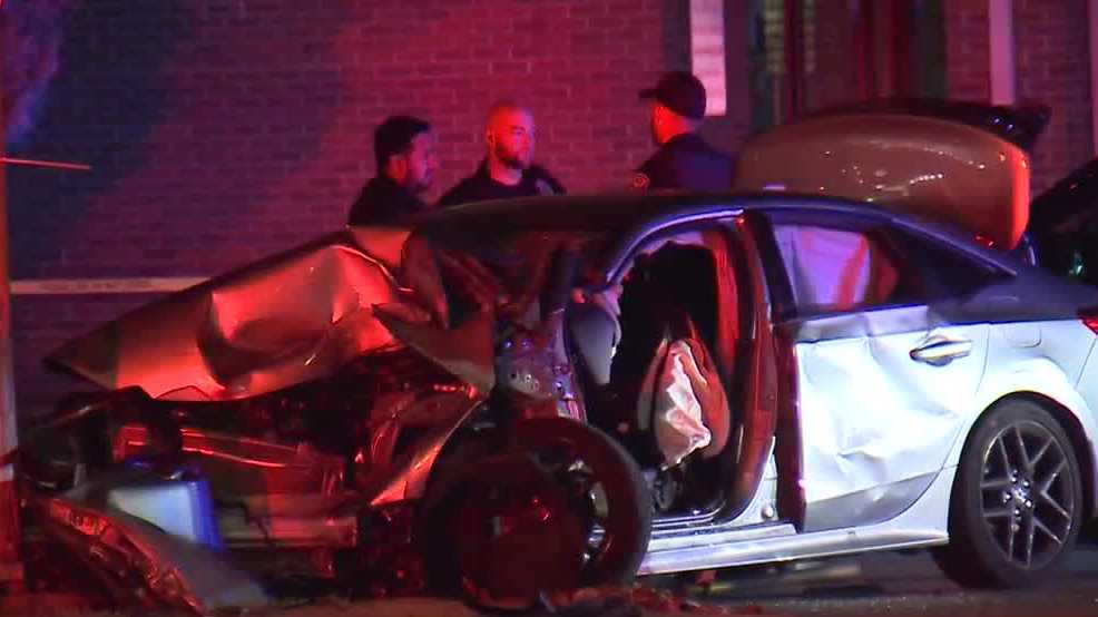 Driver dead, passengers injured in single-vehicle crash into pole - Vimarsana News