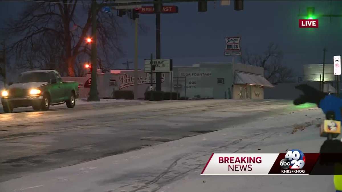 Arkansas road crews working overnight on snowy, icy roads