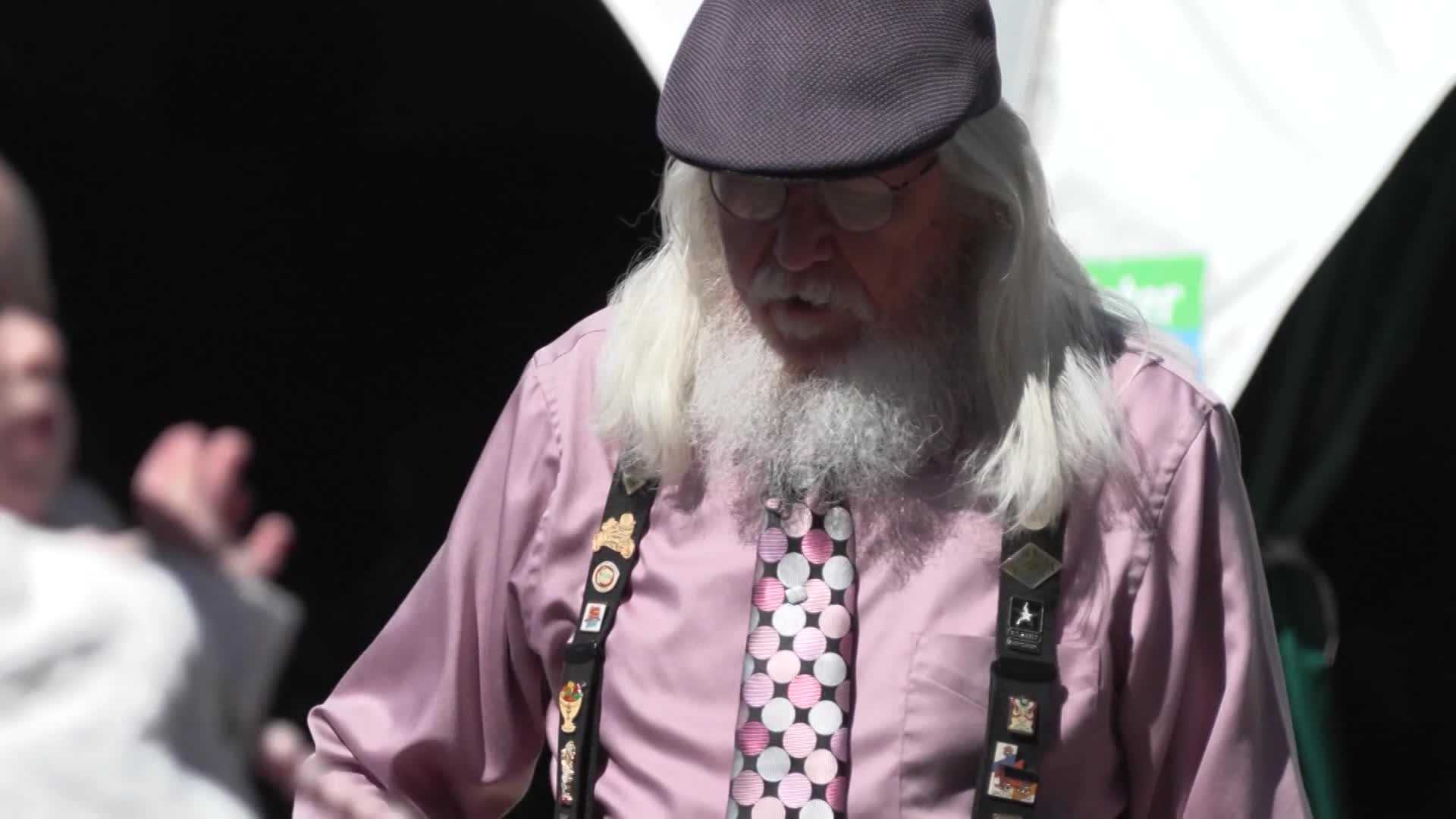 Yo-yo man shares trick to happiness - Vimarsana News