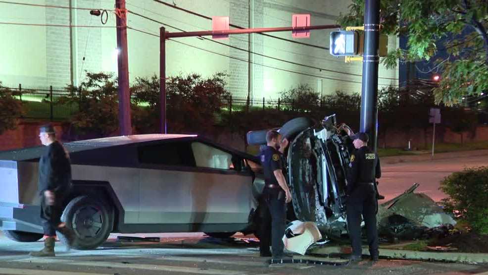 Former NFL player sued after SUV, Cybertruck crash in Pittsburgh