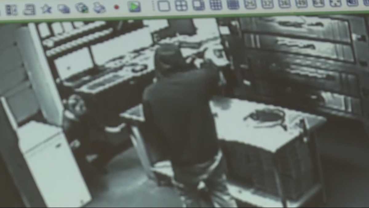 Brazen Robbery Caught On Camera