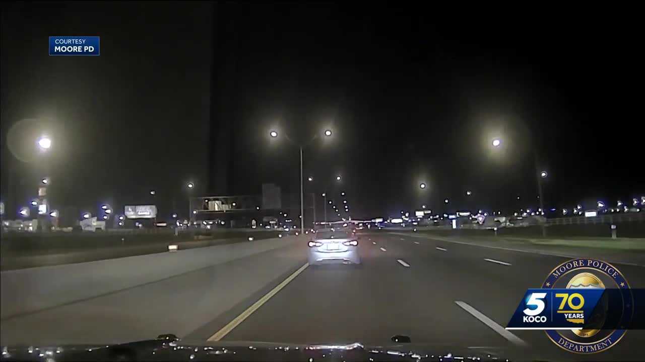 Dash cam video shows Moore police chasing teen driver down I-35 - Vimarsana News