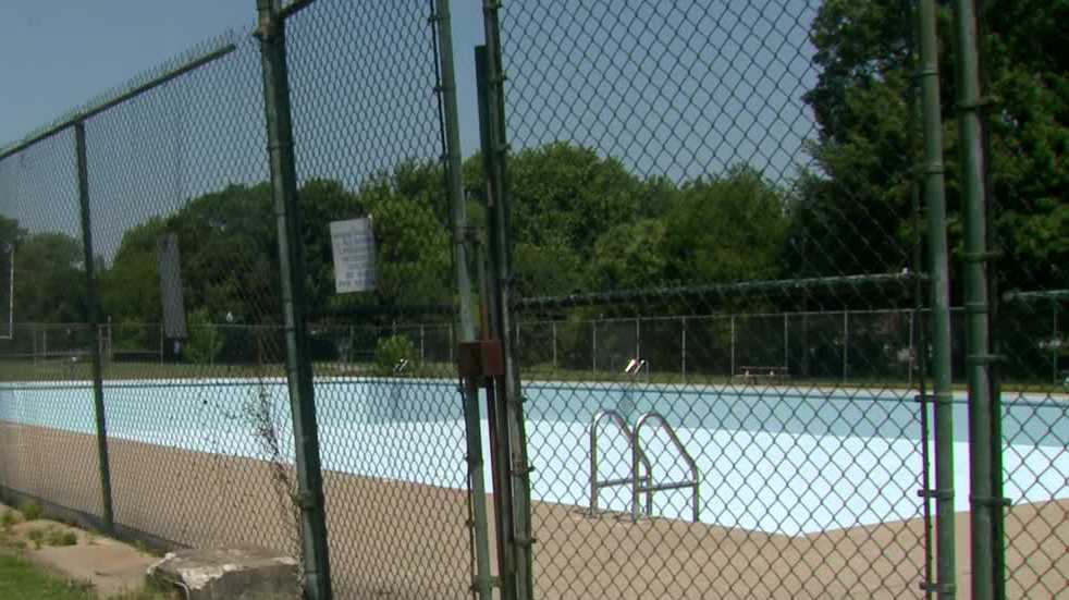 Neighbors continue to express concern, frustration over Algonquin pool closing for summer