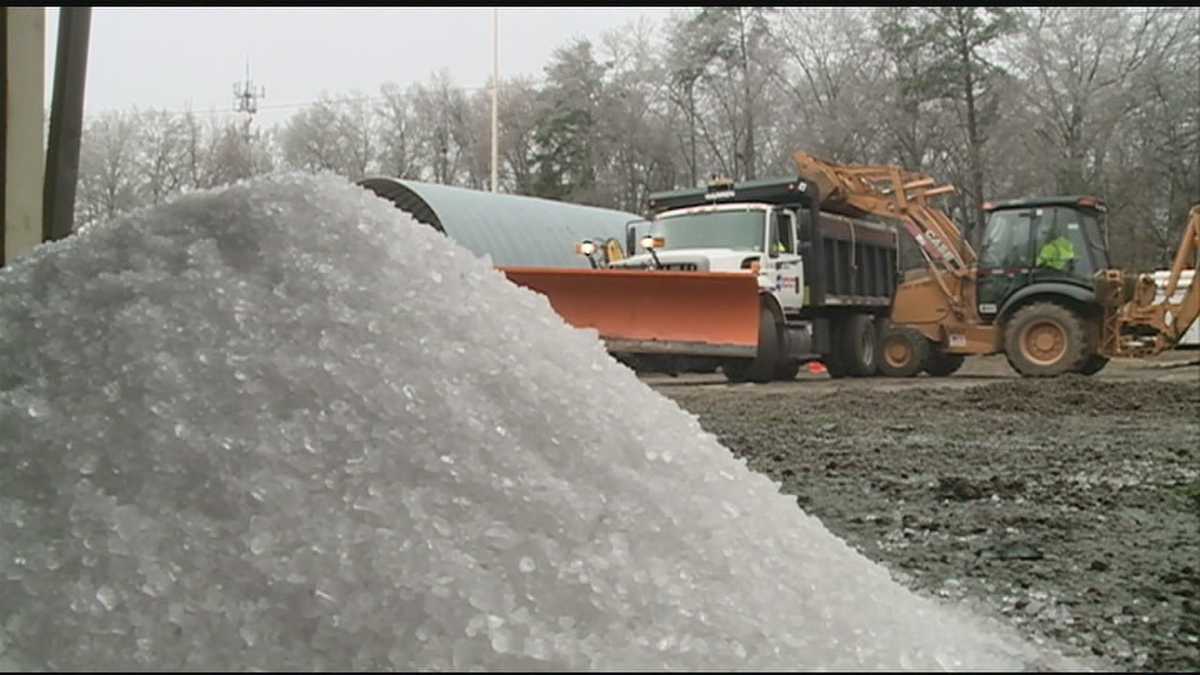 Road crews prepare for more winter weather
