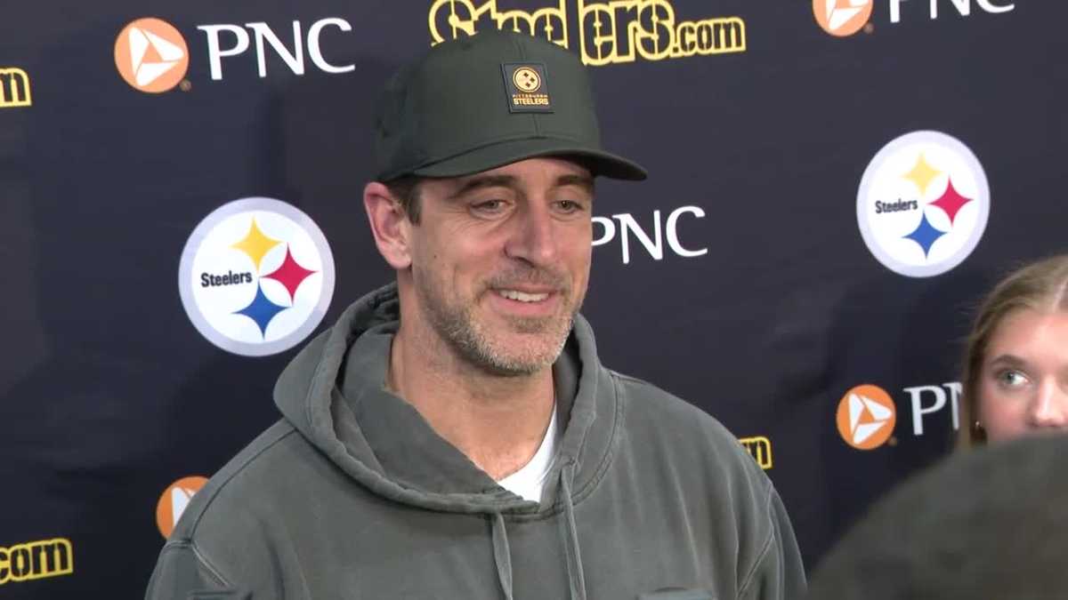 Aaron Rodgers misses Steelers practice, hopes to play vs. Bears