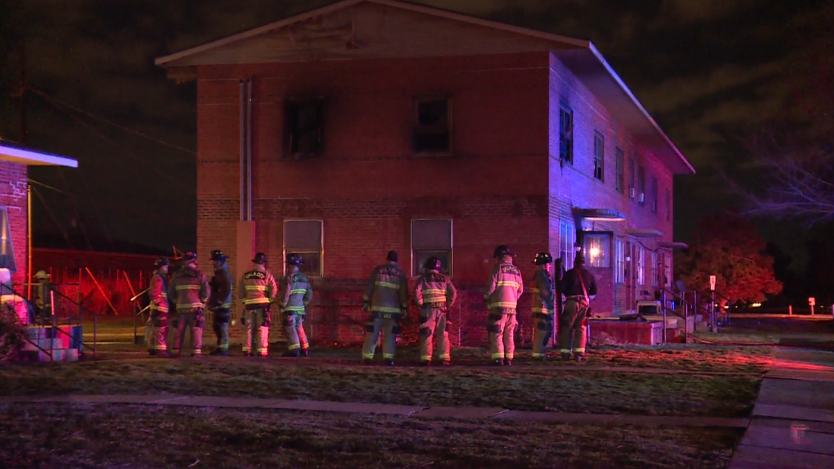 Firefighters battle heavy flames at southwest OKC apartment - KOCO