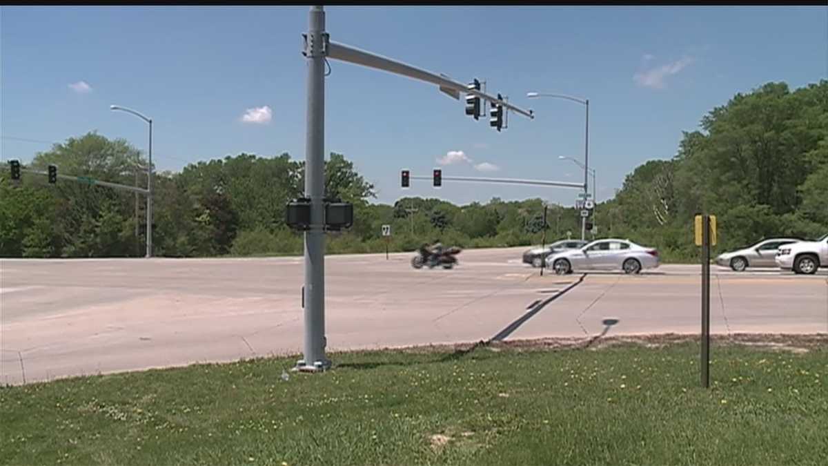 Turn signal wanted at west Omaha intersection