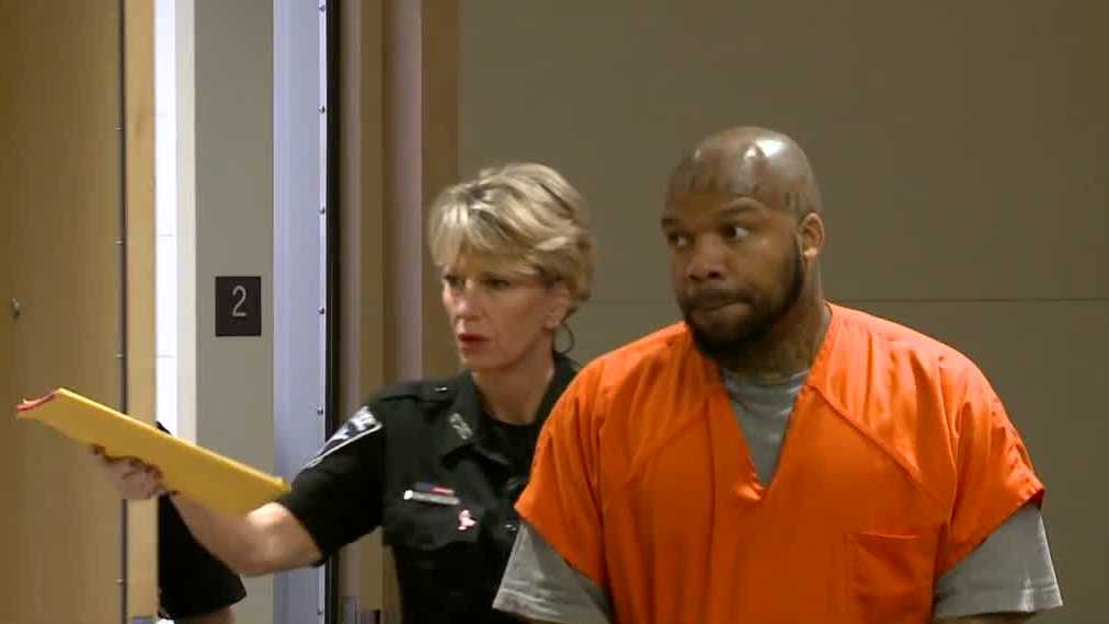 Holloway says prison system violating right to practice religion