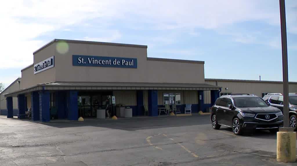 Grenade scare prompts evacuation of West Bend store - WISN