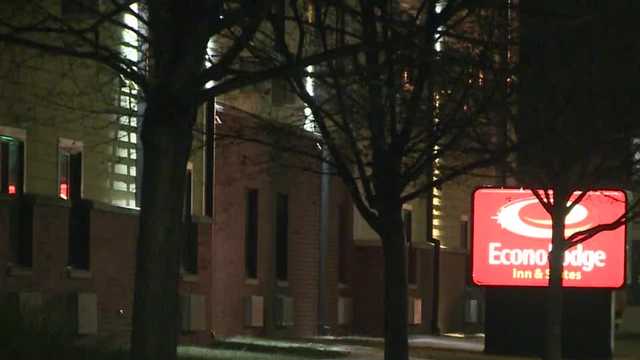 Child rescued after falling into hotel pool in Des Moines - Vimarsana News