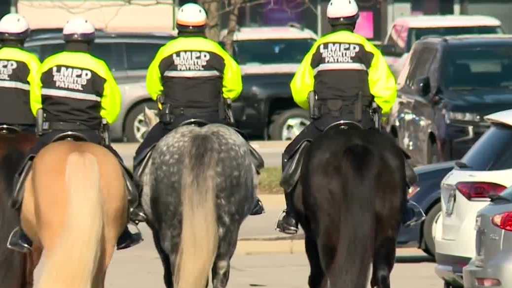 Jefferson County Sheriff swears in temporary help for Kentucky Derby security