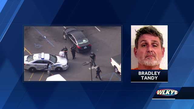 Man arrested following stolen vehicle incident at Portland Kroger - Vimarsana News