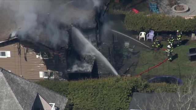 Sky5: Crews battle fire at lakefront home in Lakeville - Vimarsana News