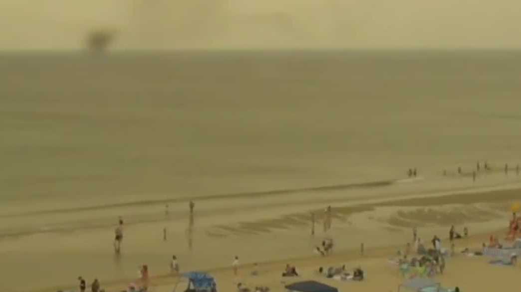 Hazy skies don't dissuade visitors to Hampton Beach