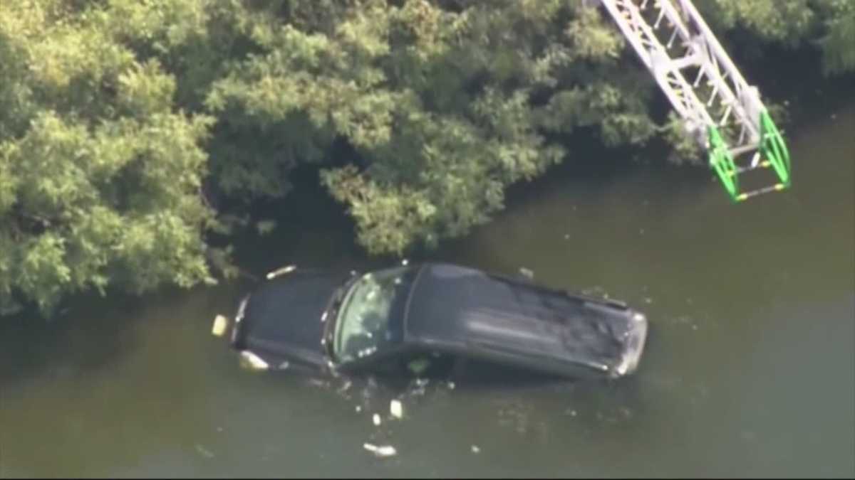 No injuries after SUV plunges into Charles River