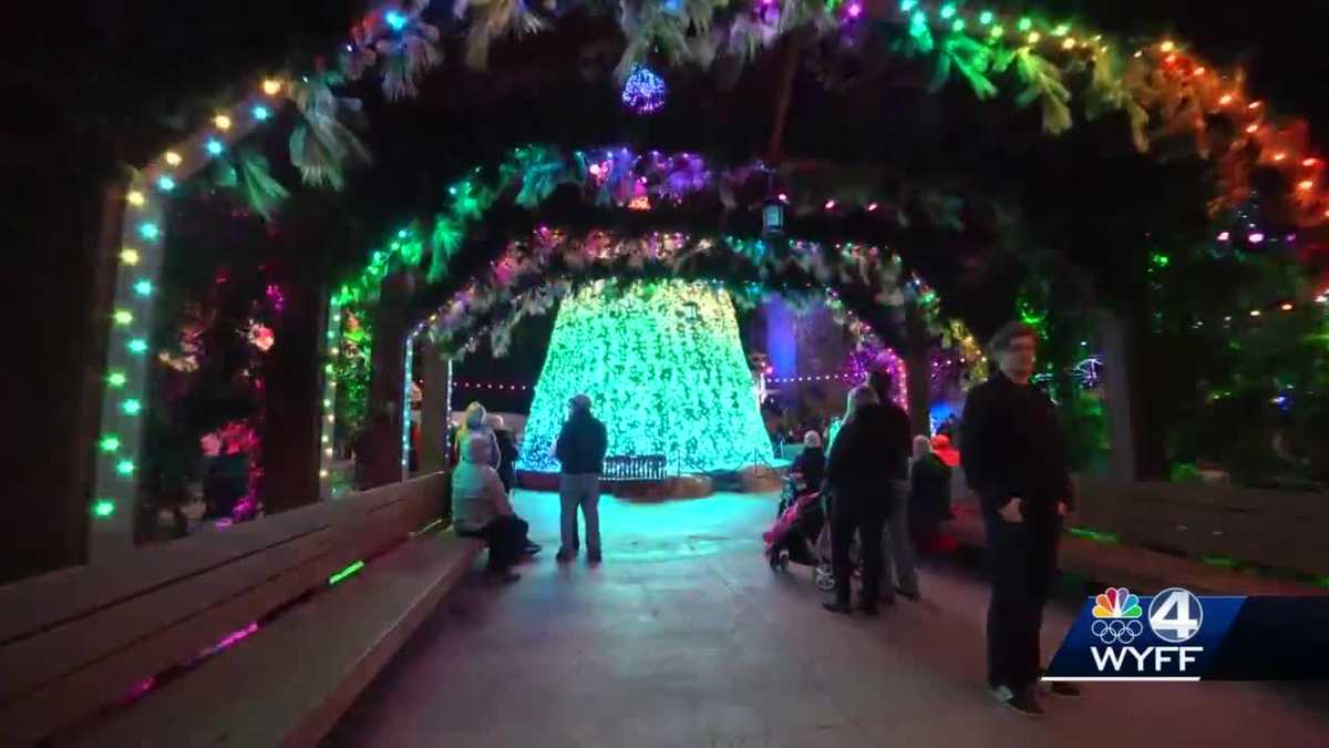 Dollywood turns on 5 million lights for Smoky Mountain Christmas in