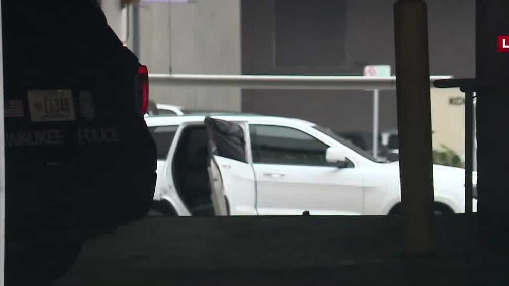 Police chase ends in downtown Milwaukee with 3 arrested