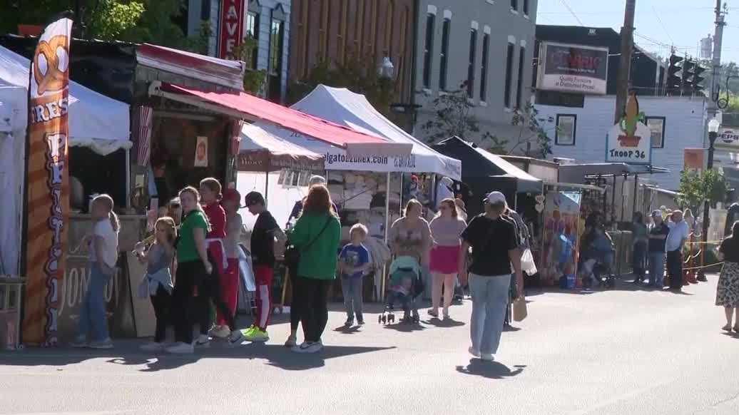Harvest Homecoming returns to New Albany with holiday theme - WLKY