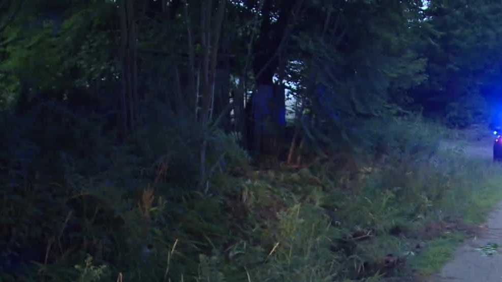 Police search for person who ran away from crash in Gilmanton, NH