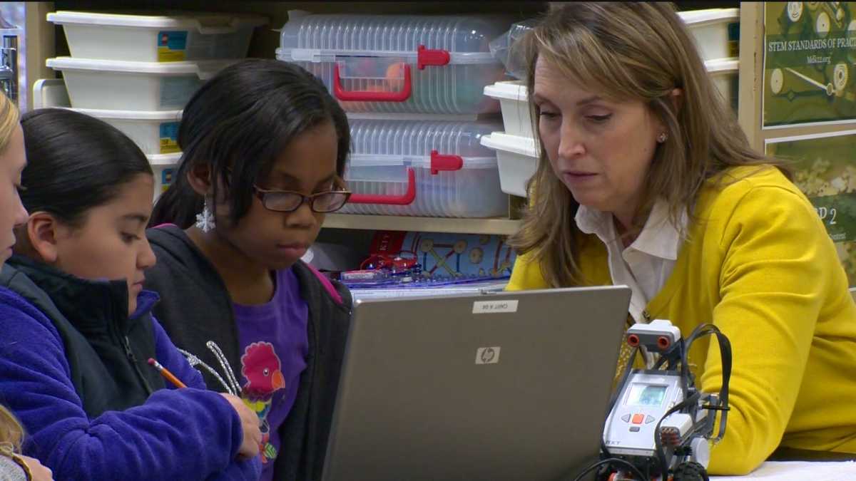 Anne Arundel County teacher wins national award