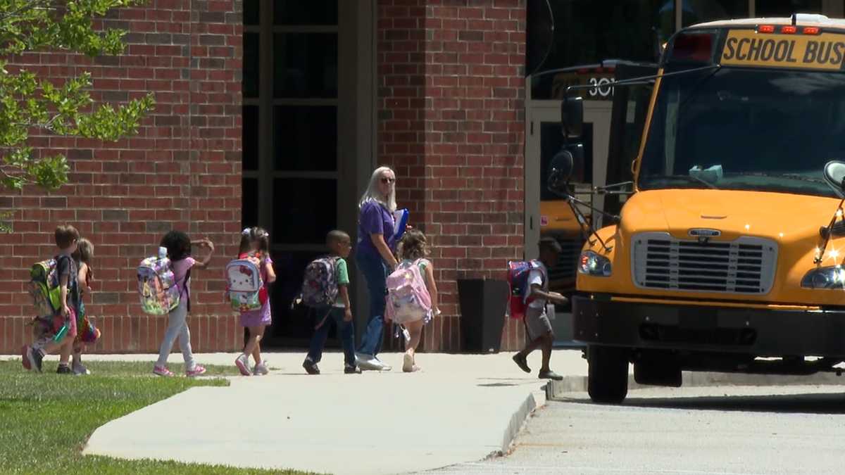 30-plus children get sick during South Carolina field trip